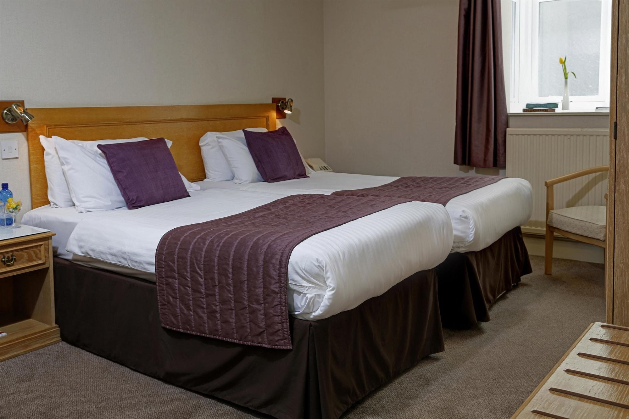 Western New Holmwood Hotel