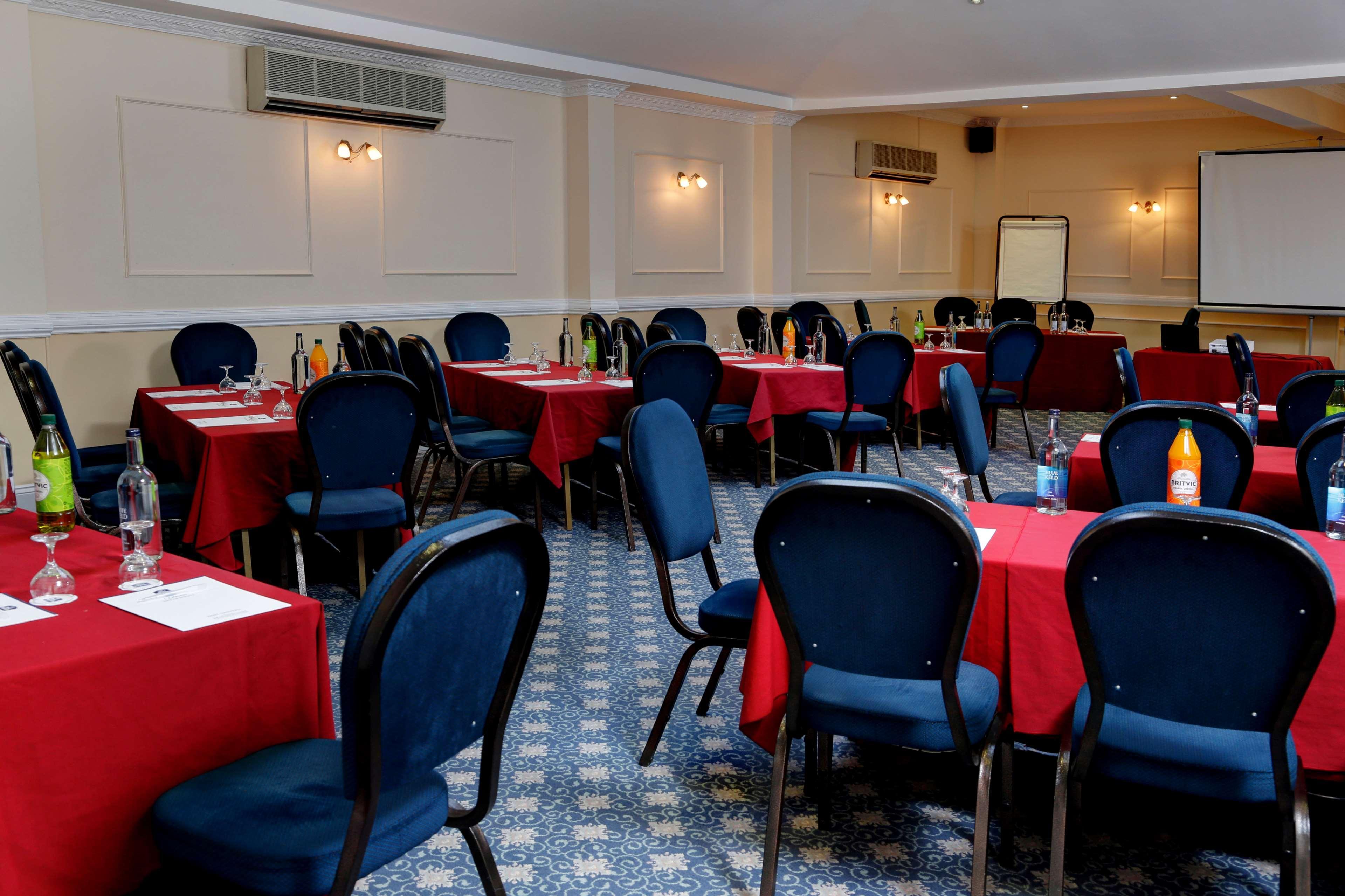 Western New Holmwood Hotel 3*