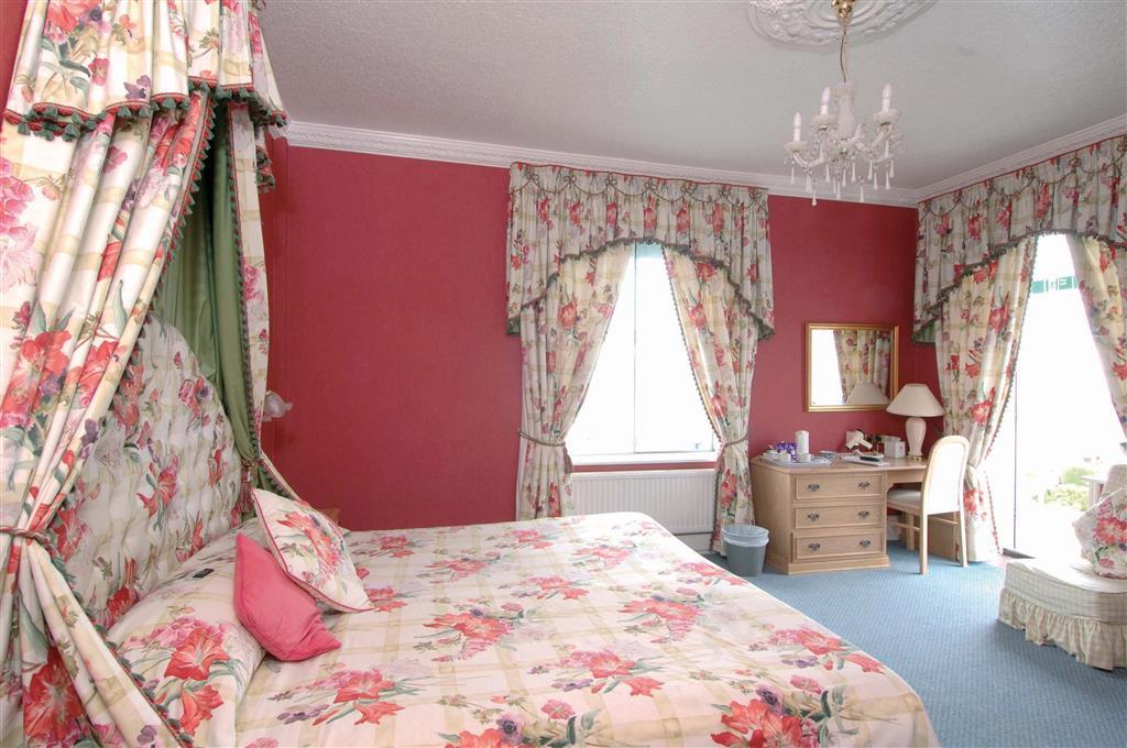 Hotel Western New Holmwood