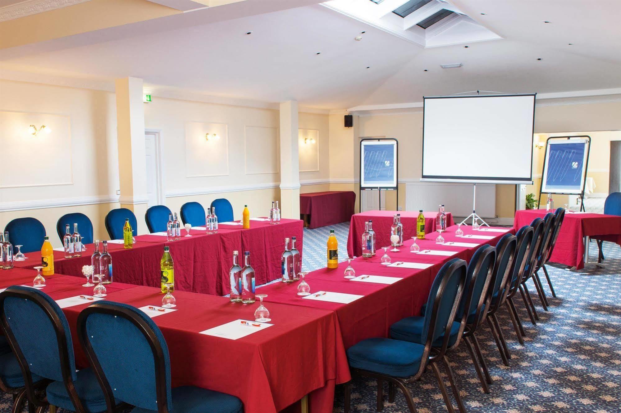Hotel Western New Holmwood 3*
